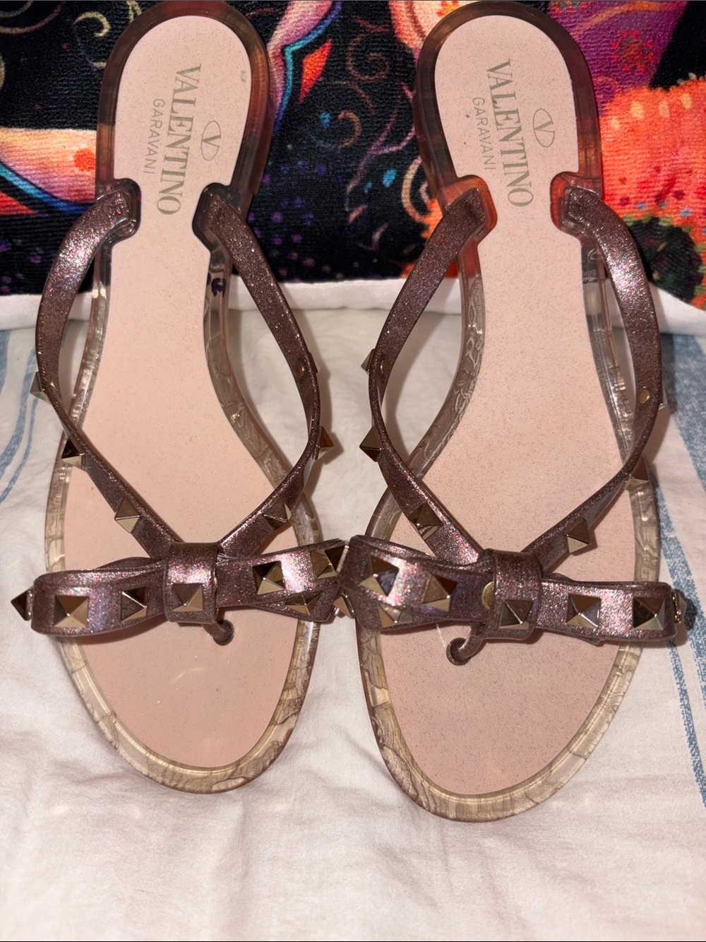 👁️ Valentino Garavani Summer Rockstud Jelly Thong Sandals multi glitter 39